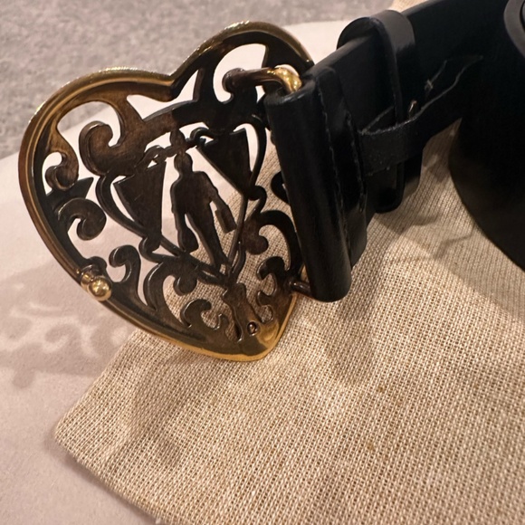 GUCCI Belt Gold Heart Crest Buckle in Black Size 85 - 34 - Picture 9 of 10